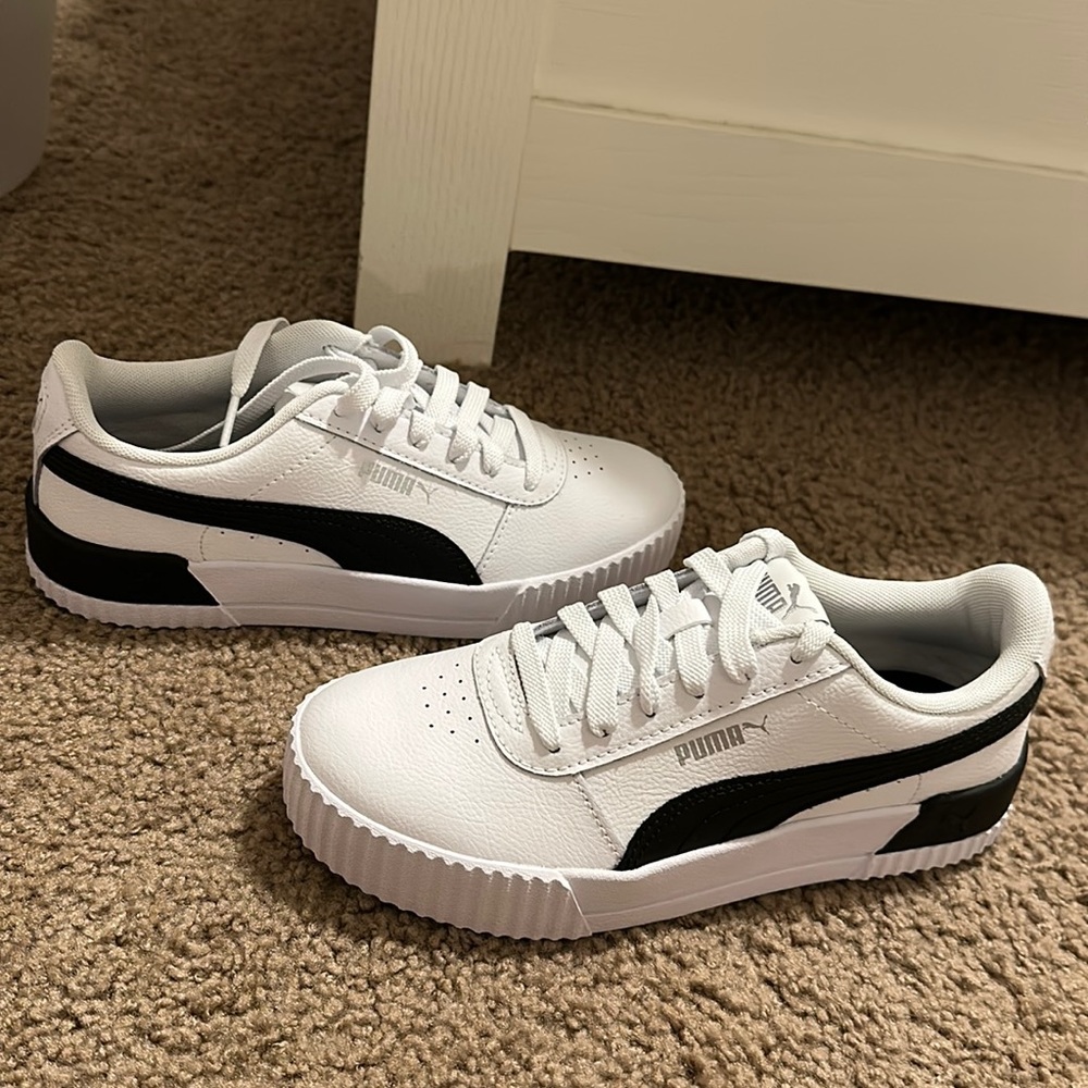 Brand new puma soft foam shoe size 7, fits small